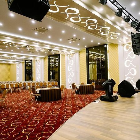 Alpha Hotel Pekanbaru Eksteriør billede