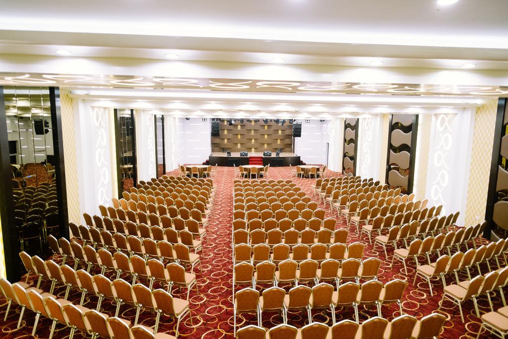 Alpha Hotel Pekanbaru Eksteriør billede