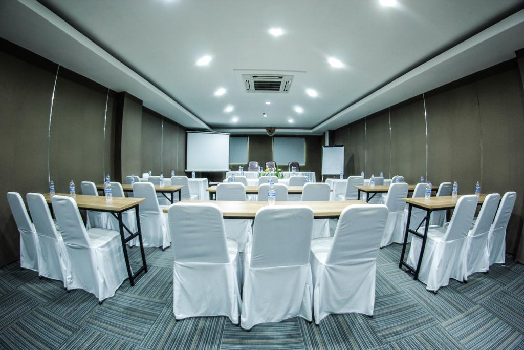 Alpha Hotel Pekanbaru Eksteriør billede