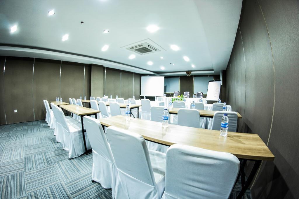 Alpha Hotel Pekanbaru Eksteriør billede