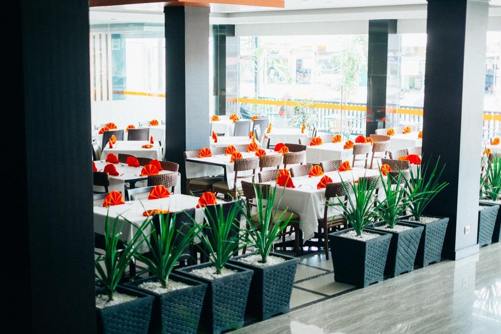 Alpha Hotel Pekanbaru Eksteriør billede