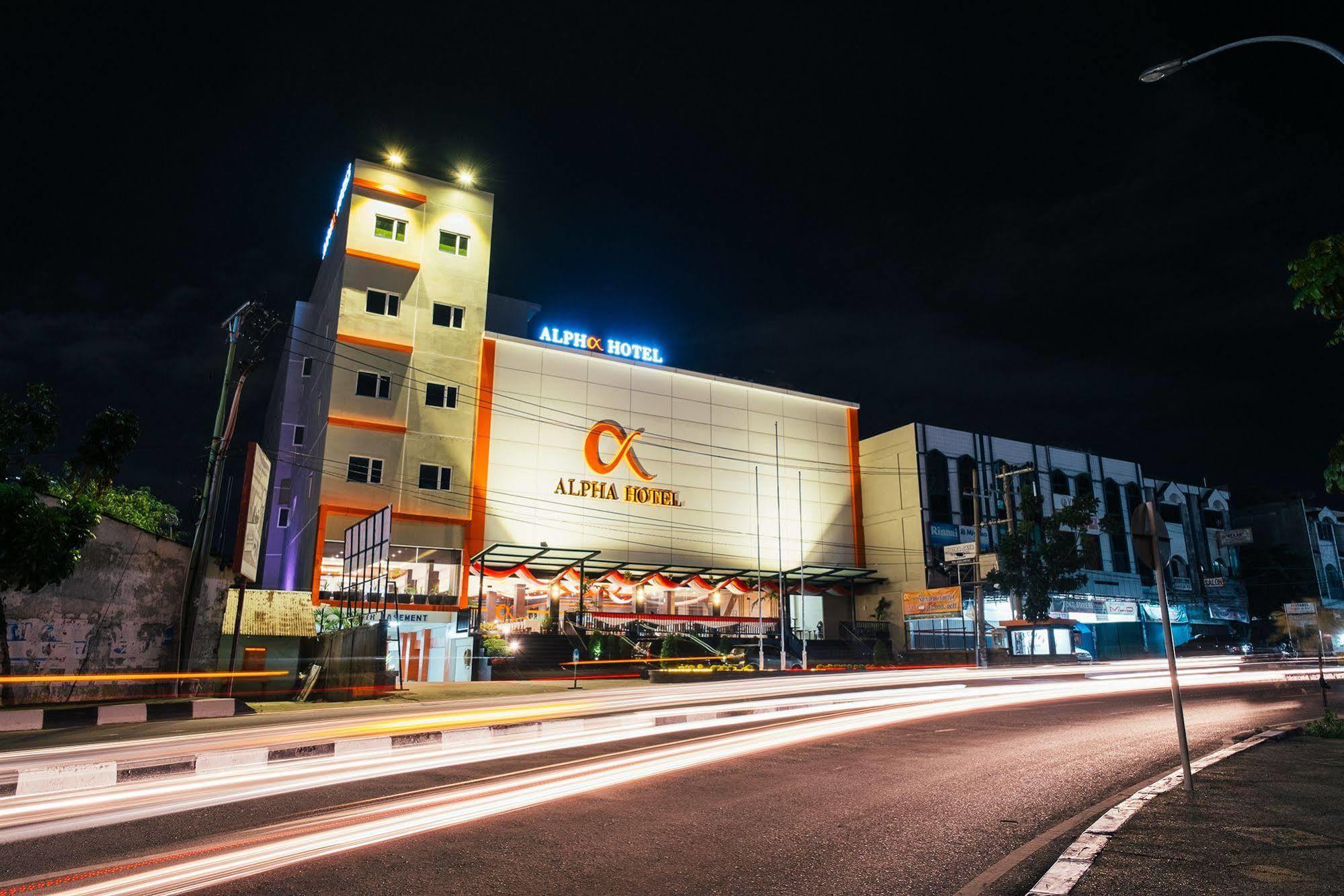 Alpha Hotel Pekanbaru Eksteriør billede