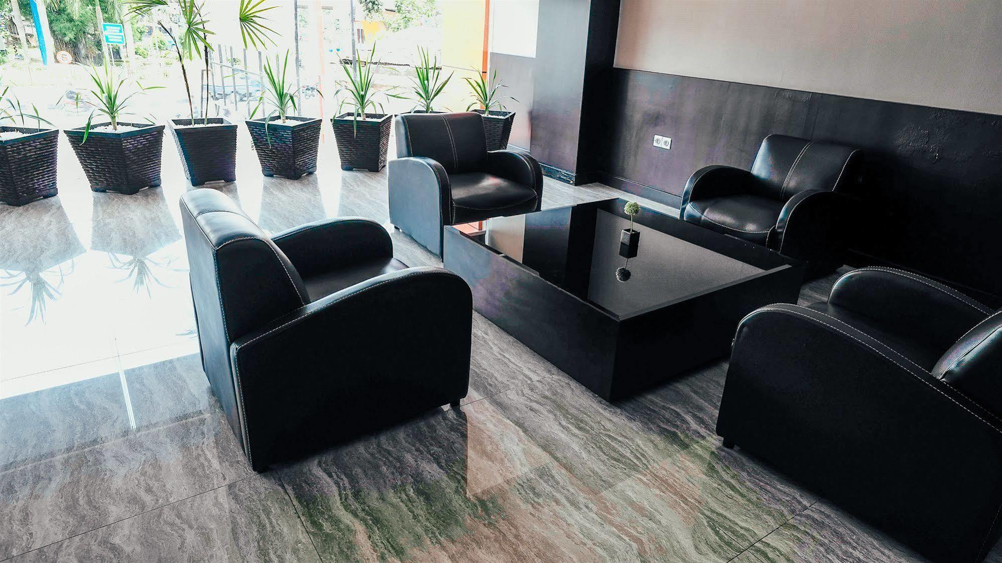 Alpha Hotel Pekanbaru Eksteriør billede