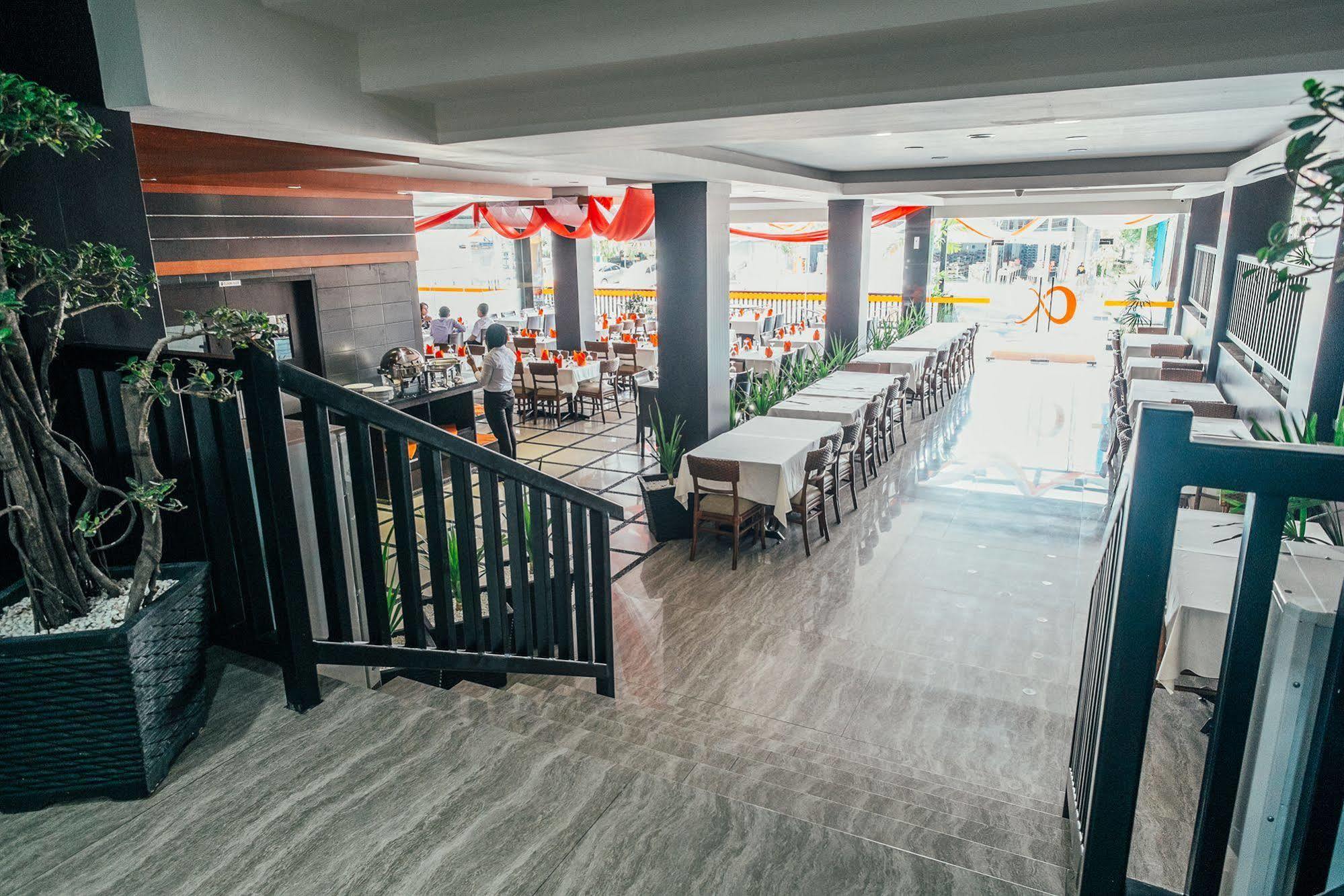 Alpha Hotel Pekanbaru Eksteriør billede